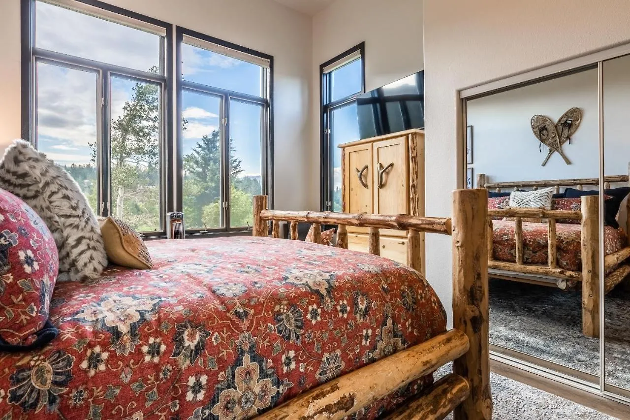 Great Views Fully Renovated Luxury 4 Bedroom 3 Full Bathrooms And Half Bath Snowcreek 732 Phase V Mammoth Lakes
