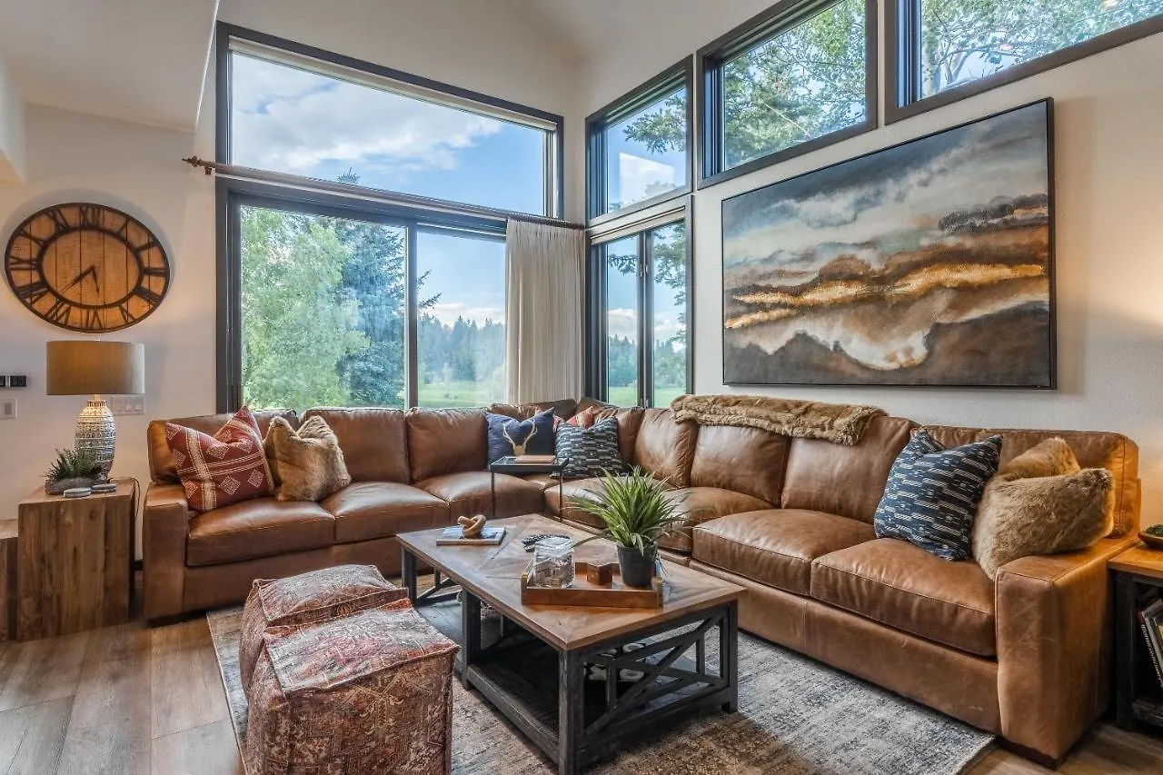 Great Views Fully Renovated Luxury 4 Bedroom 3 Full Bathrooms And Half Bath Snowcreek 732 Phase V Mammoth Lakes Holiday home